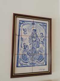 Quadros em azulejo com cenas da mitologia, medievais e religiosas