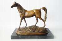 Koń figura z brązu rzeźba konik