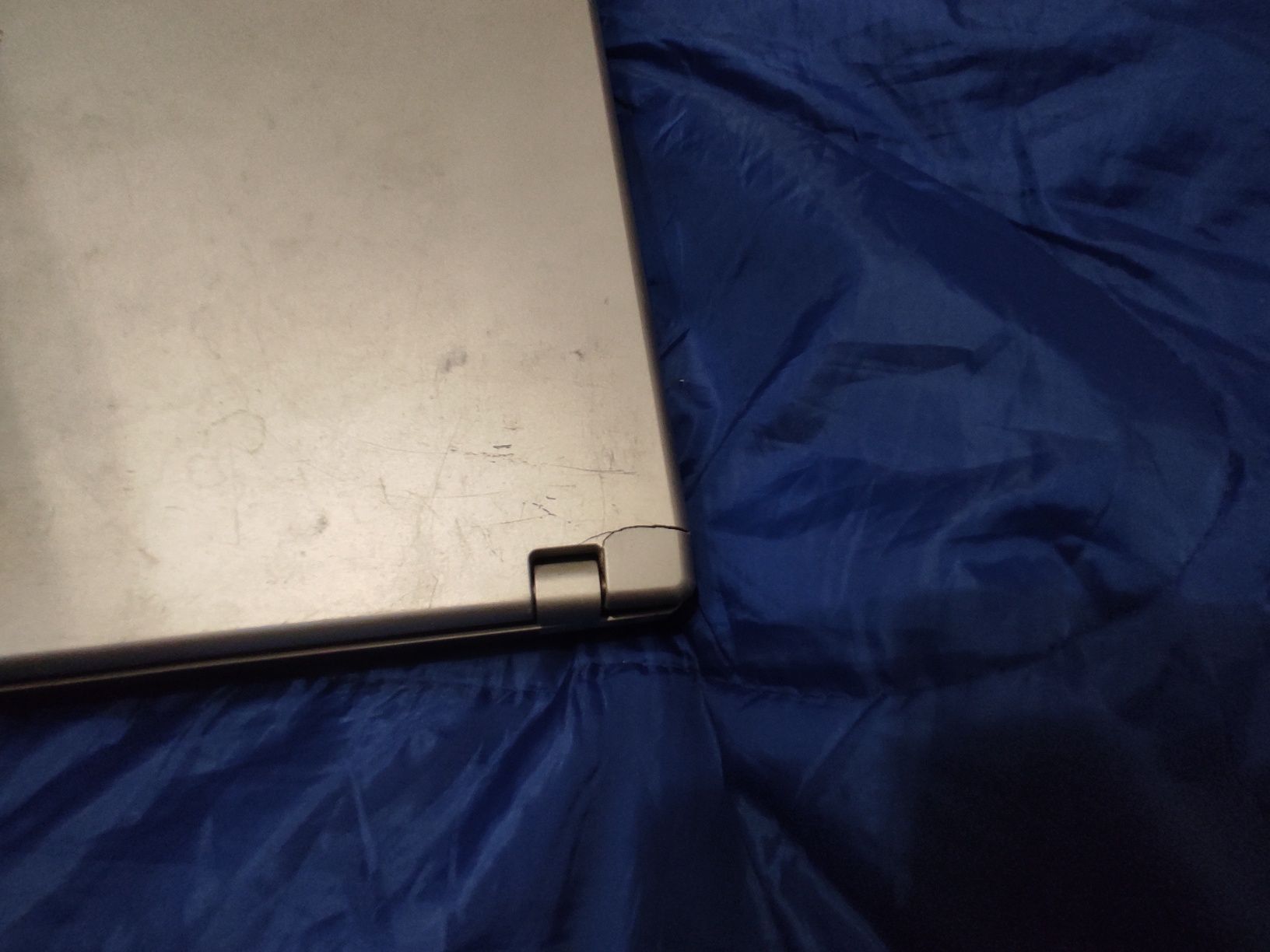 Продам ноутбук старої моделі LG