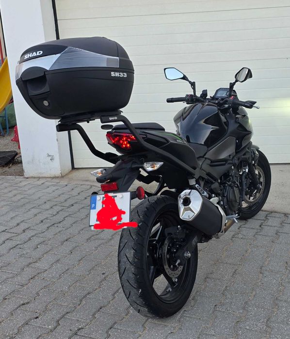 Kawasaki Z500, ano 2025, com 2000km