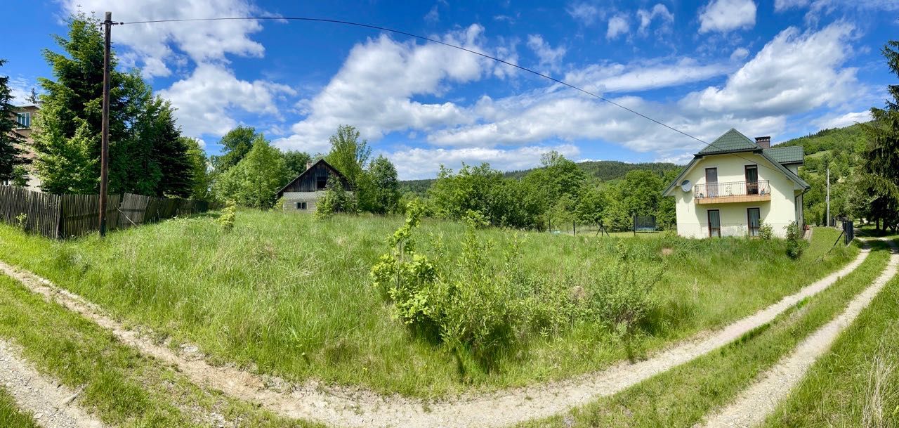 Beskid Niski.  Działka ze stodołą murowaną. 25 arów. Męcina Mała