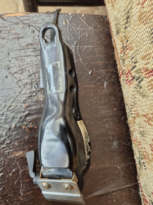 Sprzedam maszynkę do strzyżenia.