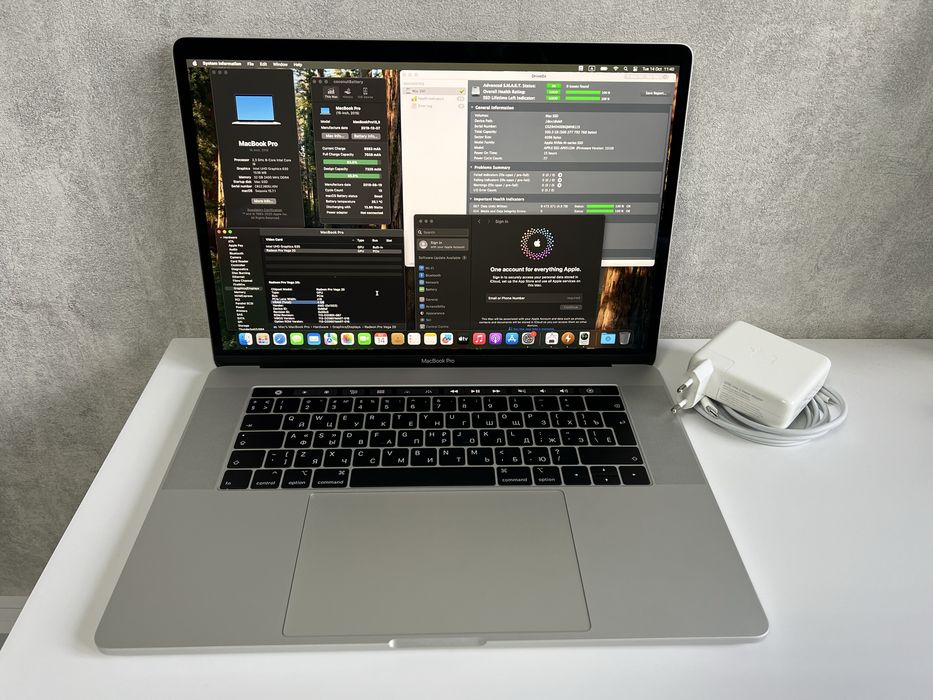 MacBook Pro 15 2019 32/512gb. i9, Radeon Pro Vega 20. 11 циклов акб.
