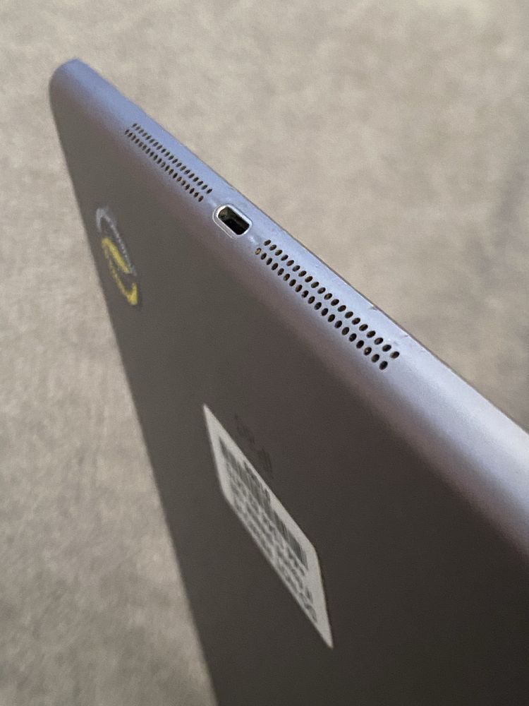 Планшет Apple iPad Air A1475