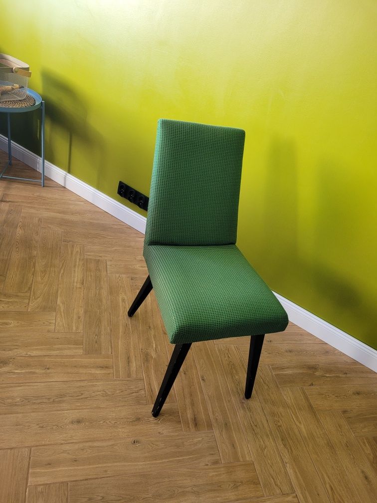 Krzesła z PRL zielone