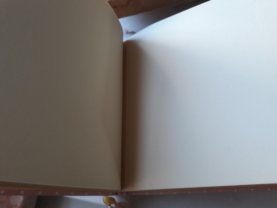 Livro do Bebé Antigo em Estado Novo