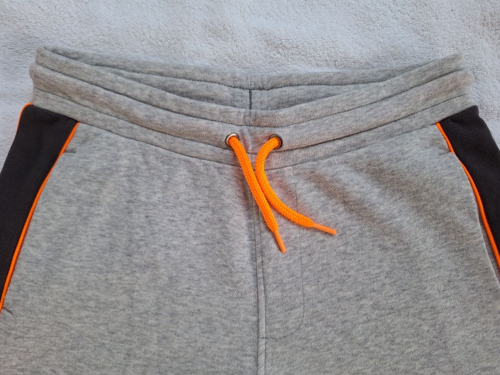 Spodenki krótkie sportowe causal dla chłopca H&M 146/152 158