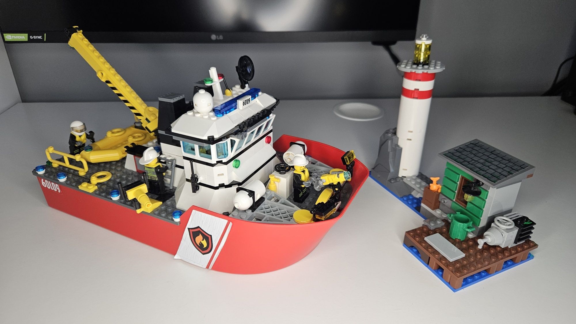 LEGO 60109 City Łódź strażacka