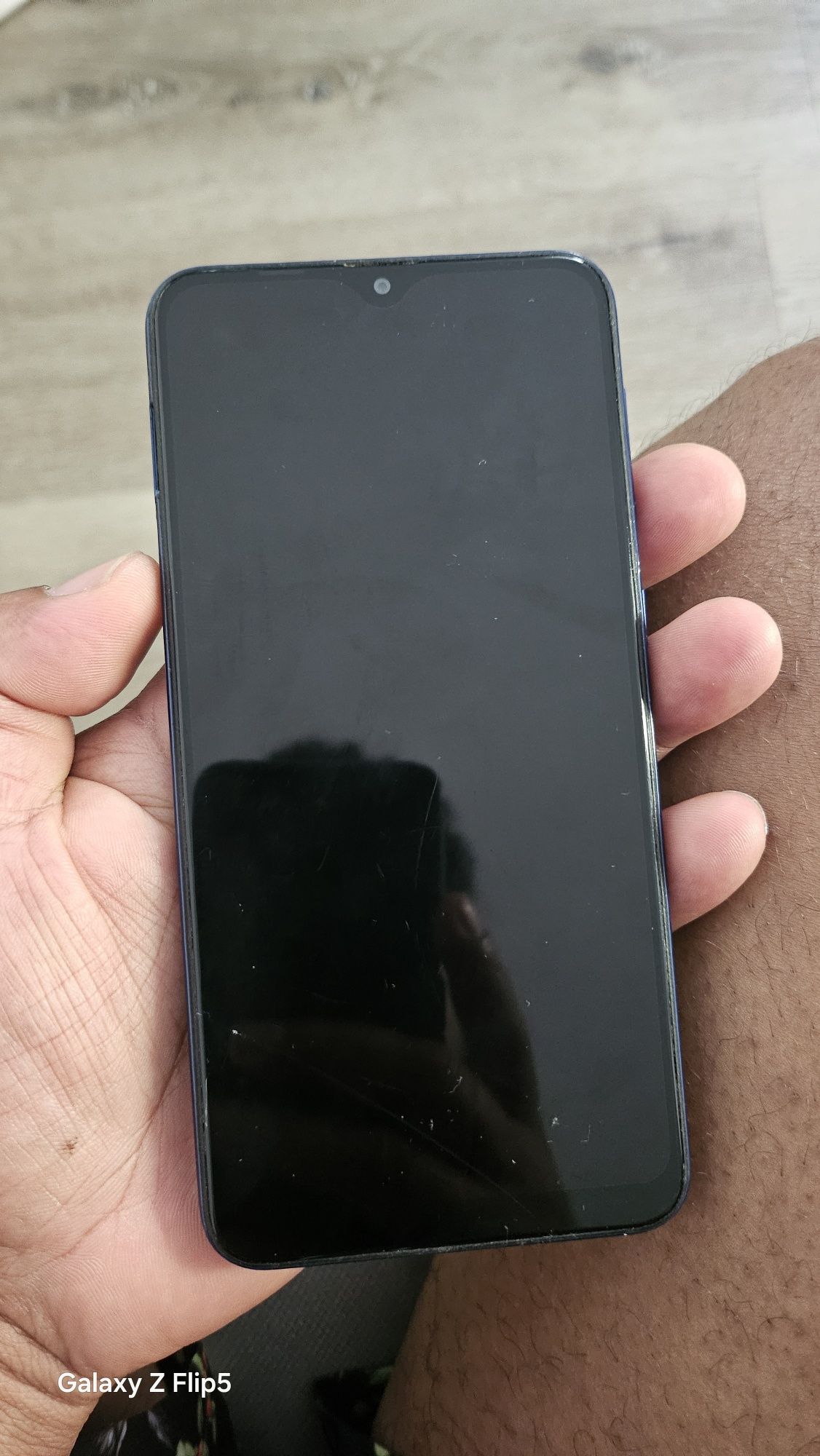 Samsung A10 pequeno trincado