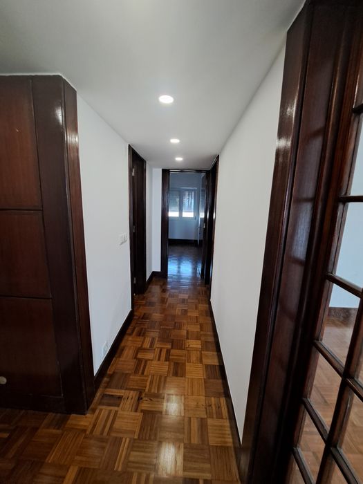 Apartamento T2 renovado no Restelo
