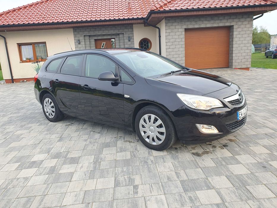 Opel  ASTRA J  1.6 benzyna  115KM 2011 rok