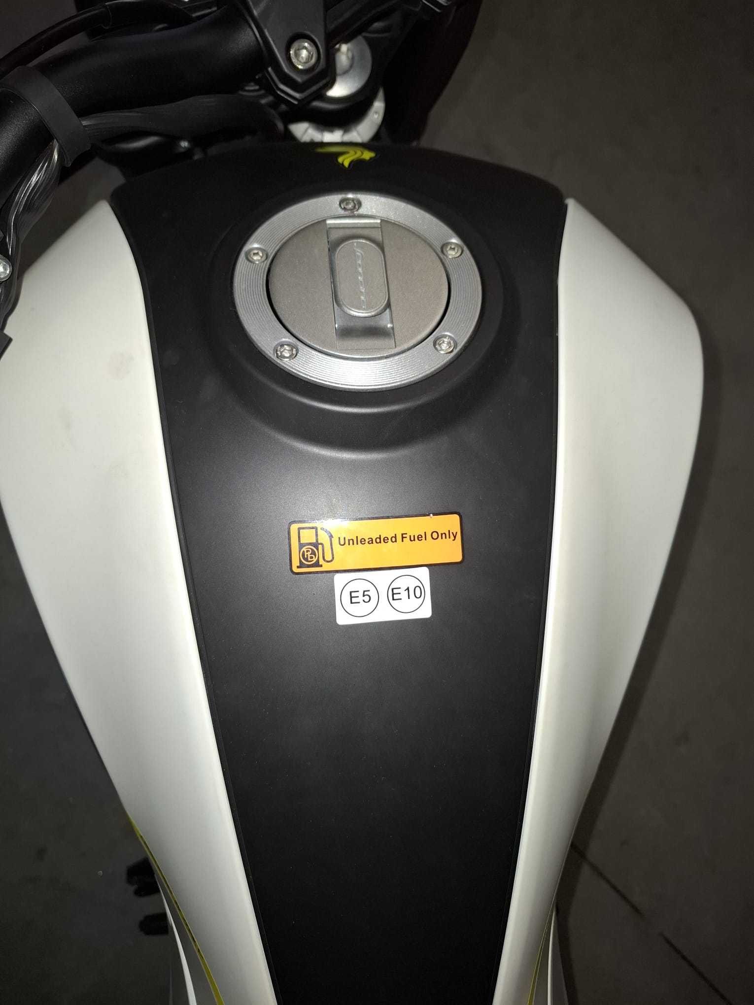 Benelli Leoncino 125cc – Impecável