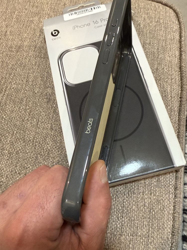 Capa orignal beats iphone 16 pro max