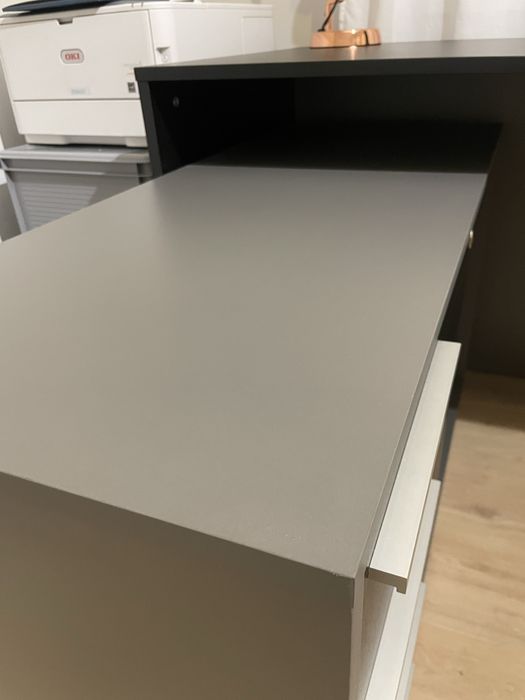 Sprzedam biurko , lampke- stan idealny