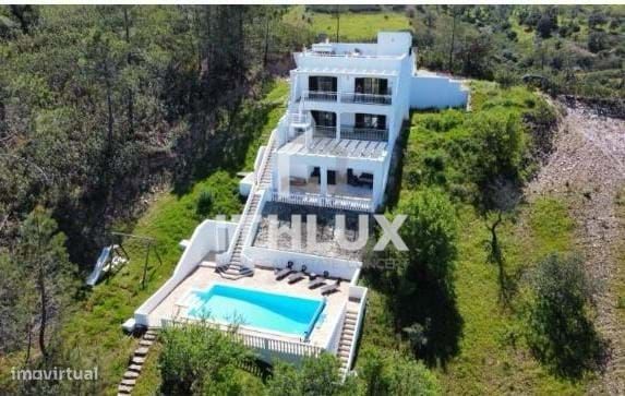 Elegante Moradia de Campo de Três Quartos com Piscina e Vista Panorâmi