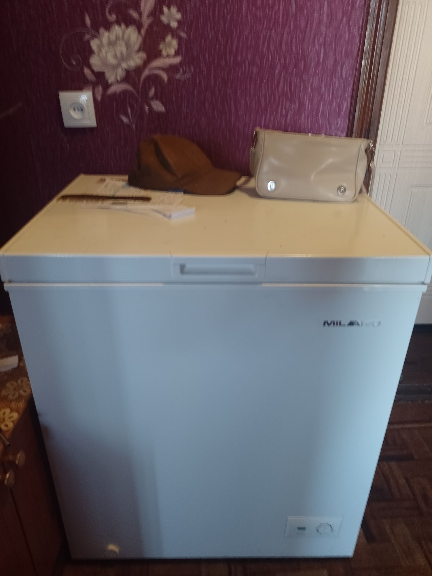 Продам морозильную камеру