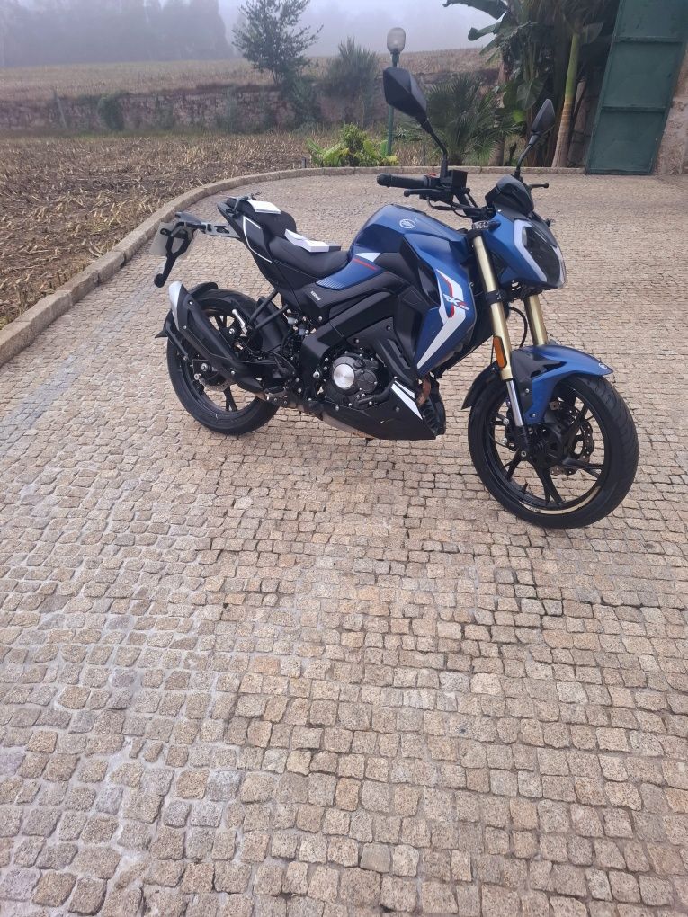 Keeway Rkf 125 de 12/2023 com livro de revisões