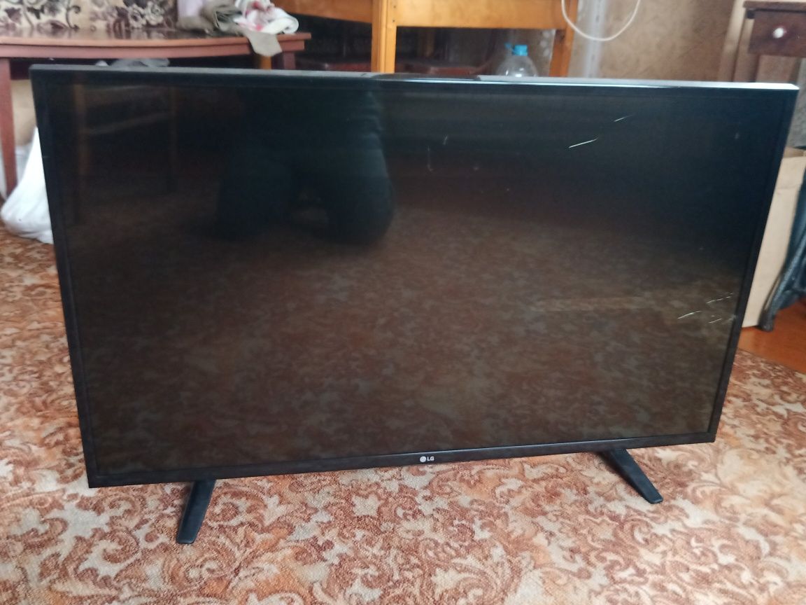 Продається телевізор LG 43"