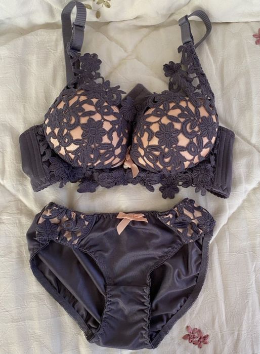 Новый комплект белья кружевное белье