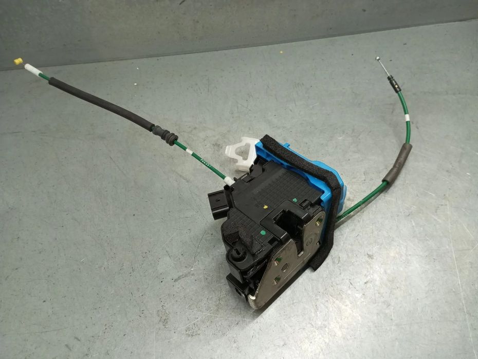 Fechadura / fecho porta trás direito HYUNDAI i30 (GD)