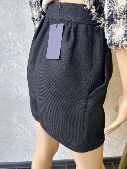 Базова тепла юбка  Prada. Люкс бренд. Оригінал