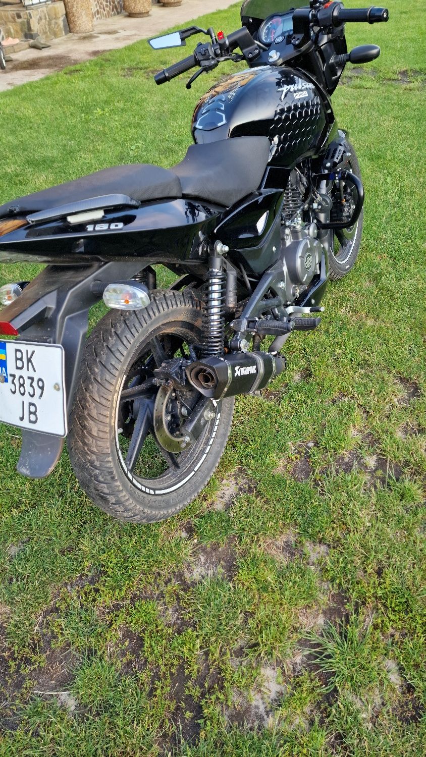 Продам bajaj pulsar 180