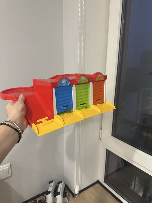 Дитяча парковка для машинок