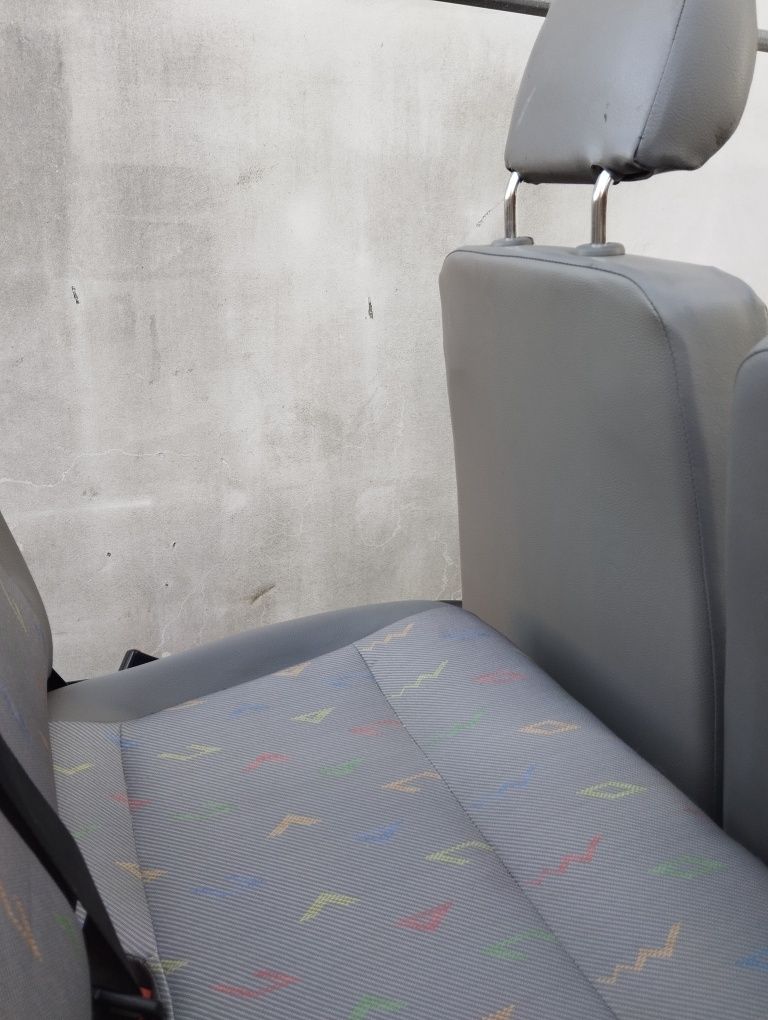 Fotele vw transporter T5 stan bdb