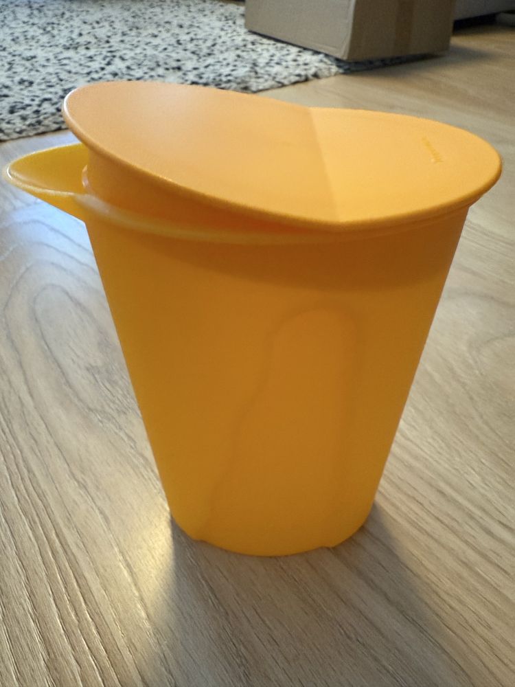 Dzbanek Tupperware