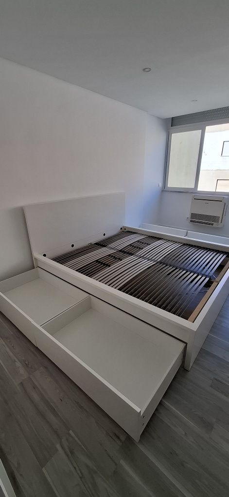 Cama IKEA MALM 180x200 cm, com 4 gavetões