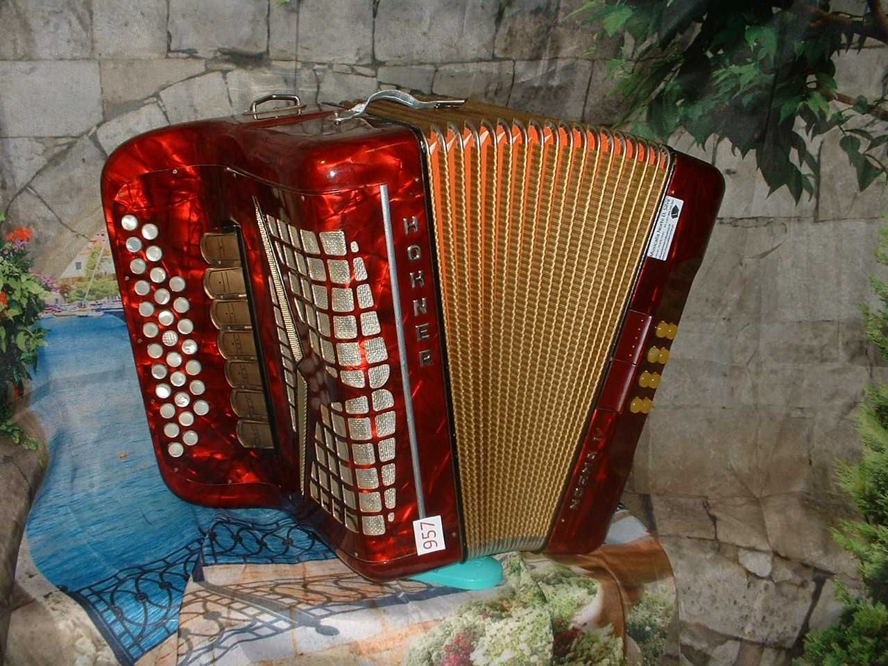 Concertina para venda N, 957