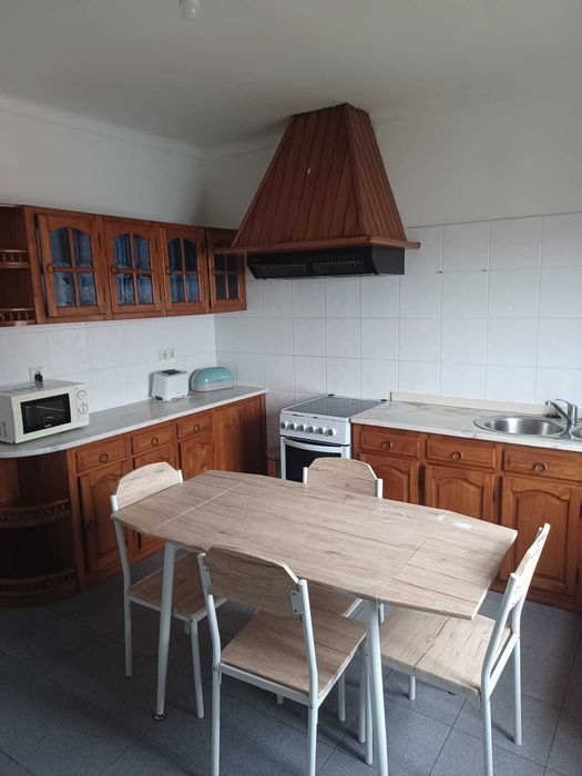 Arrendamento residencial de apartamento em rua Maria Júlia Borbon, 48