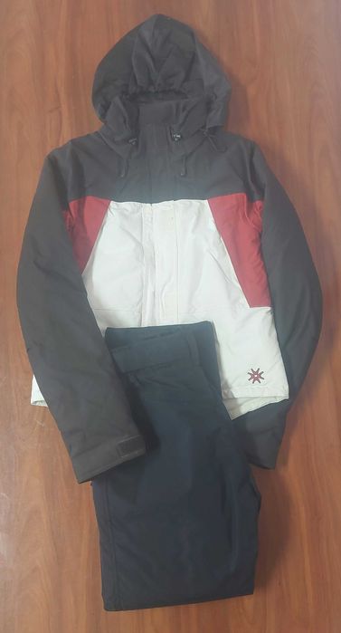 Casaco e calças de neve