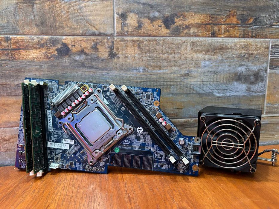 Сервер HP PCB FAB rev 1.0 s2011 /DDR3 16GB / XEON E5-1650 v1 / 72mm