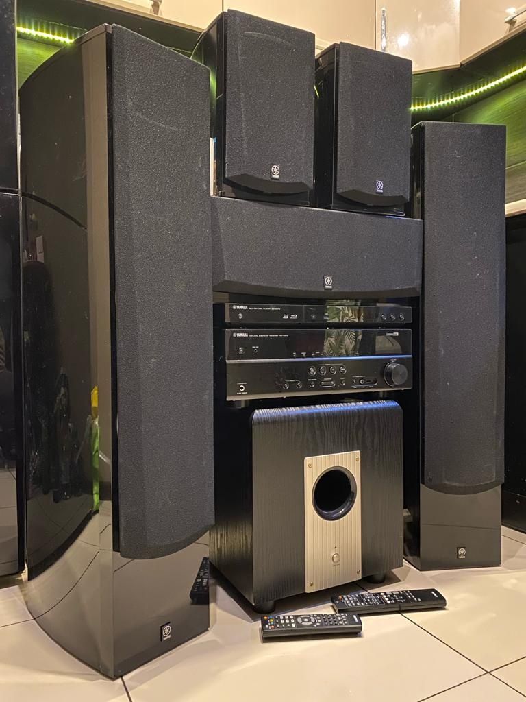 Kino domowe Yamaha Kolumny Amplituner Bluray Subwoofer Aktywny