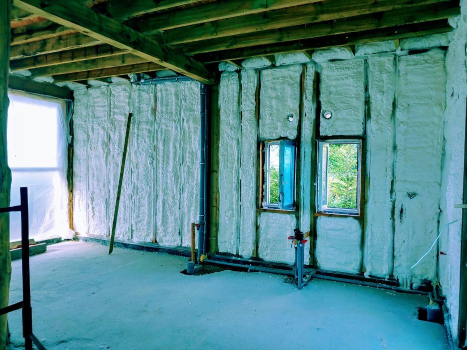 Ocieplanie ocieplenie poddasza dachu fundamentów pianką pur piana pur