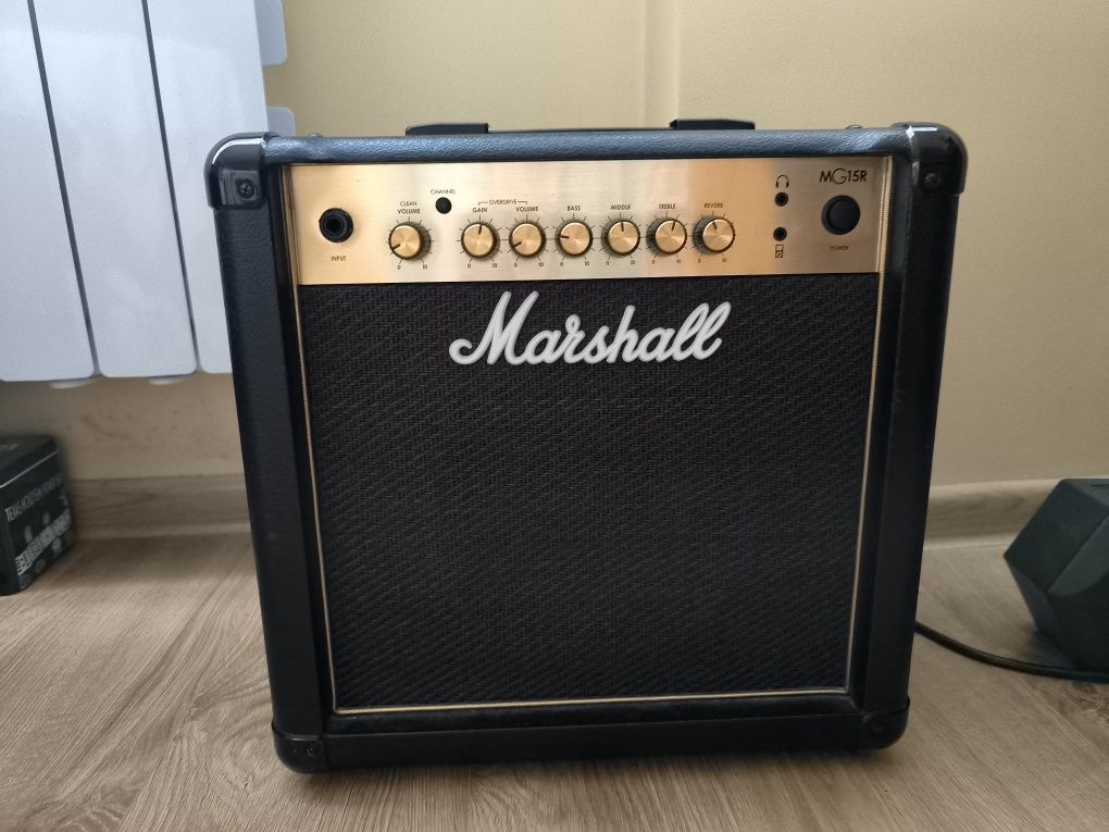 Wzmacniacz gitarowy Marshall MG15R
