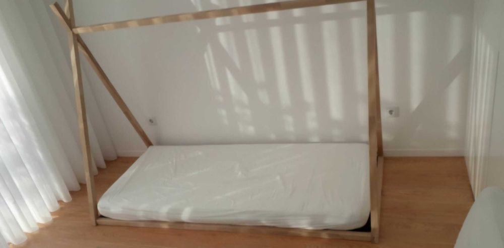 Cama tipi com colchão