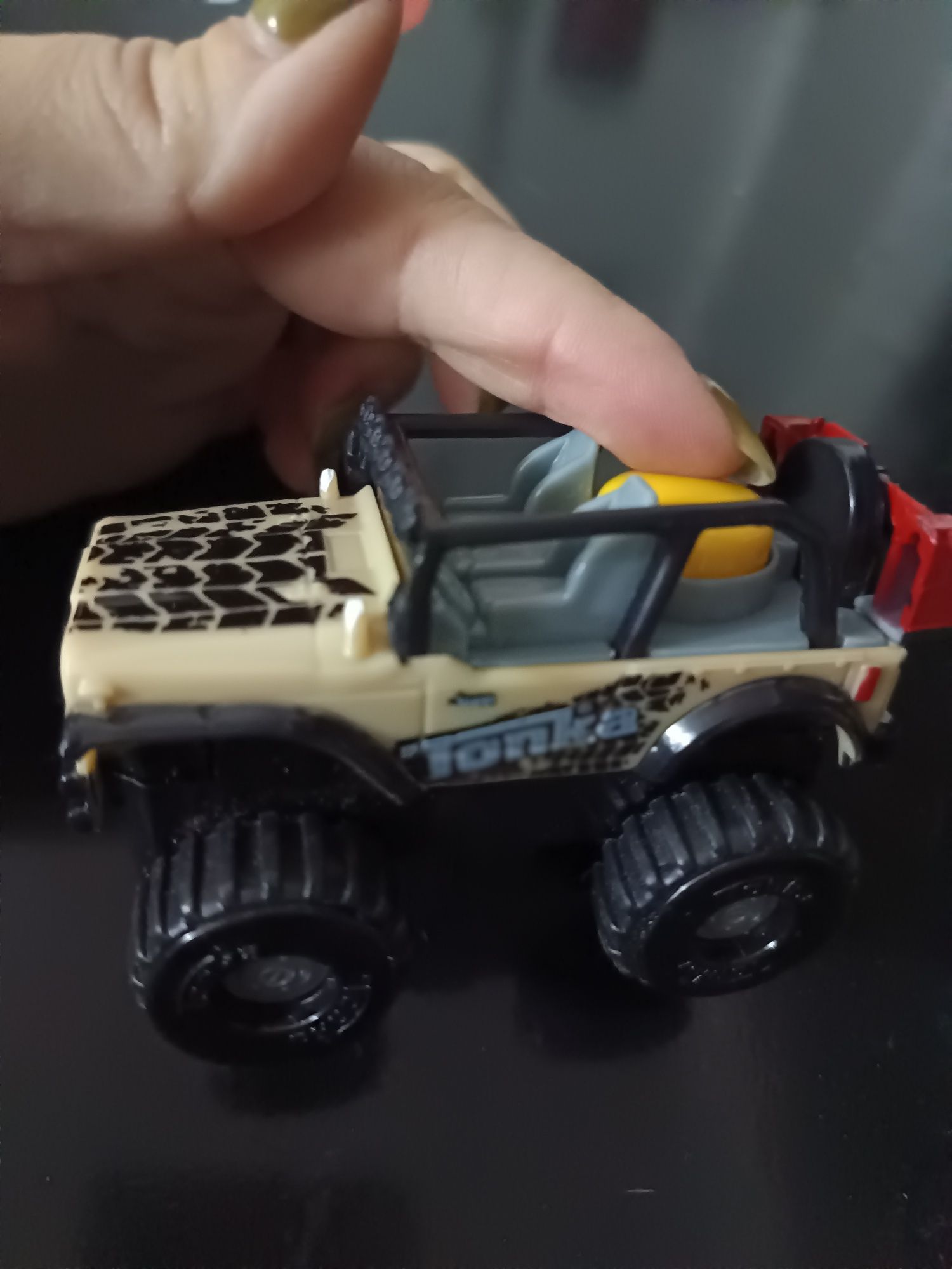 Hasbro tonka scape + veículo NOVA