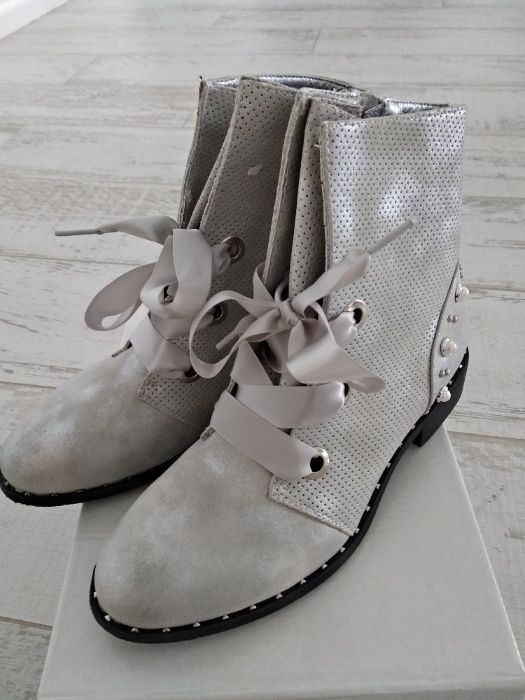 Buty Botki srebrne nowe