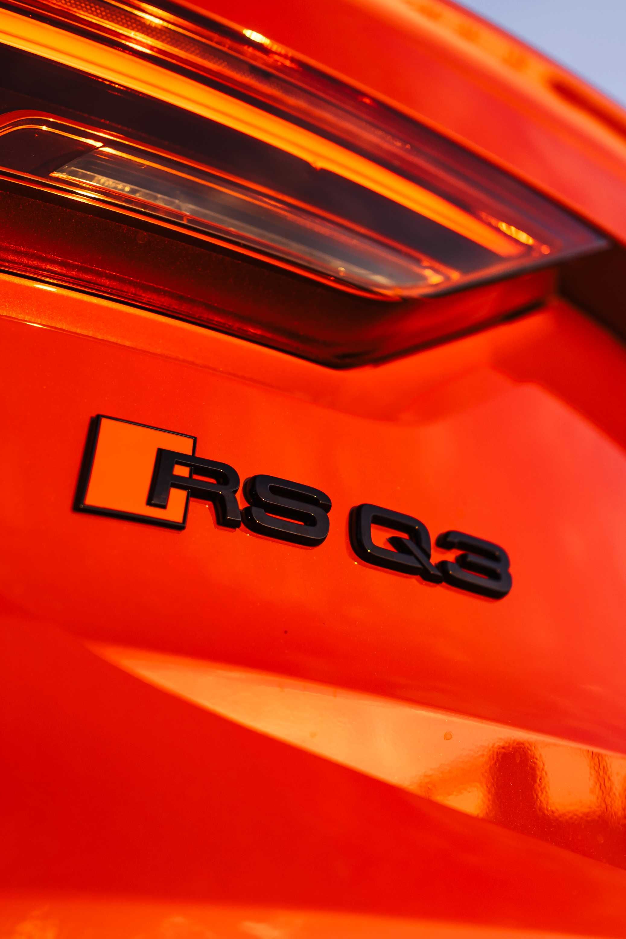 WYNAJEM Audi RSQ3 Poznań wypożyczalnia aut sportowych