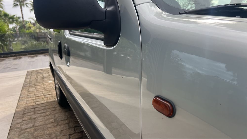 Renault kangoo 5 lugares  trato financiamento
