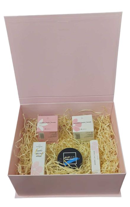 BELLAVIA zestaw kosmetyków damskich krem+serum+węgiel+2 x kula