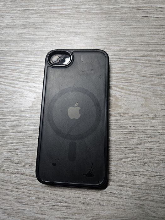 iPhone SE 2020 z nową baterią