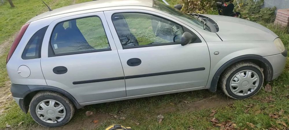 Opel Corsa Opel Corsa C 2003 z silnikiem benzynowym 1.0