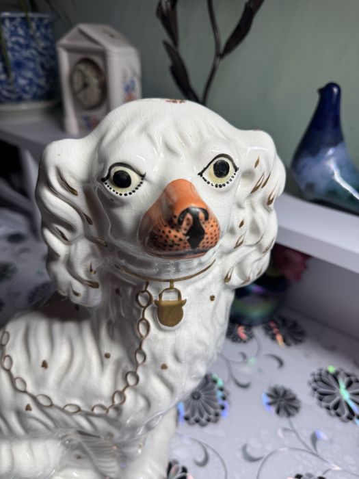 Антикварна статуетка собаки