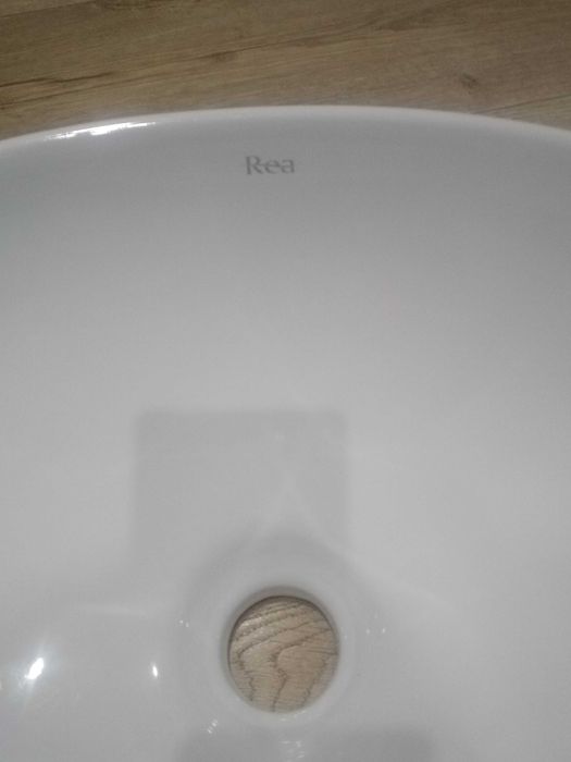Umywalka nablatowa Rea