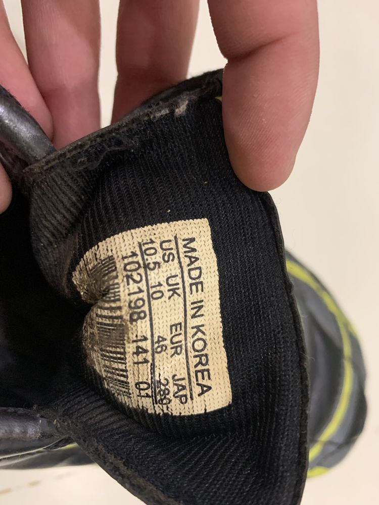 Продам футбольные бутсы adidas 46 р.