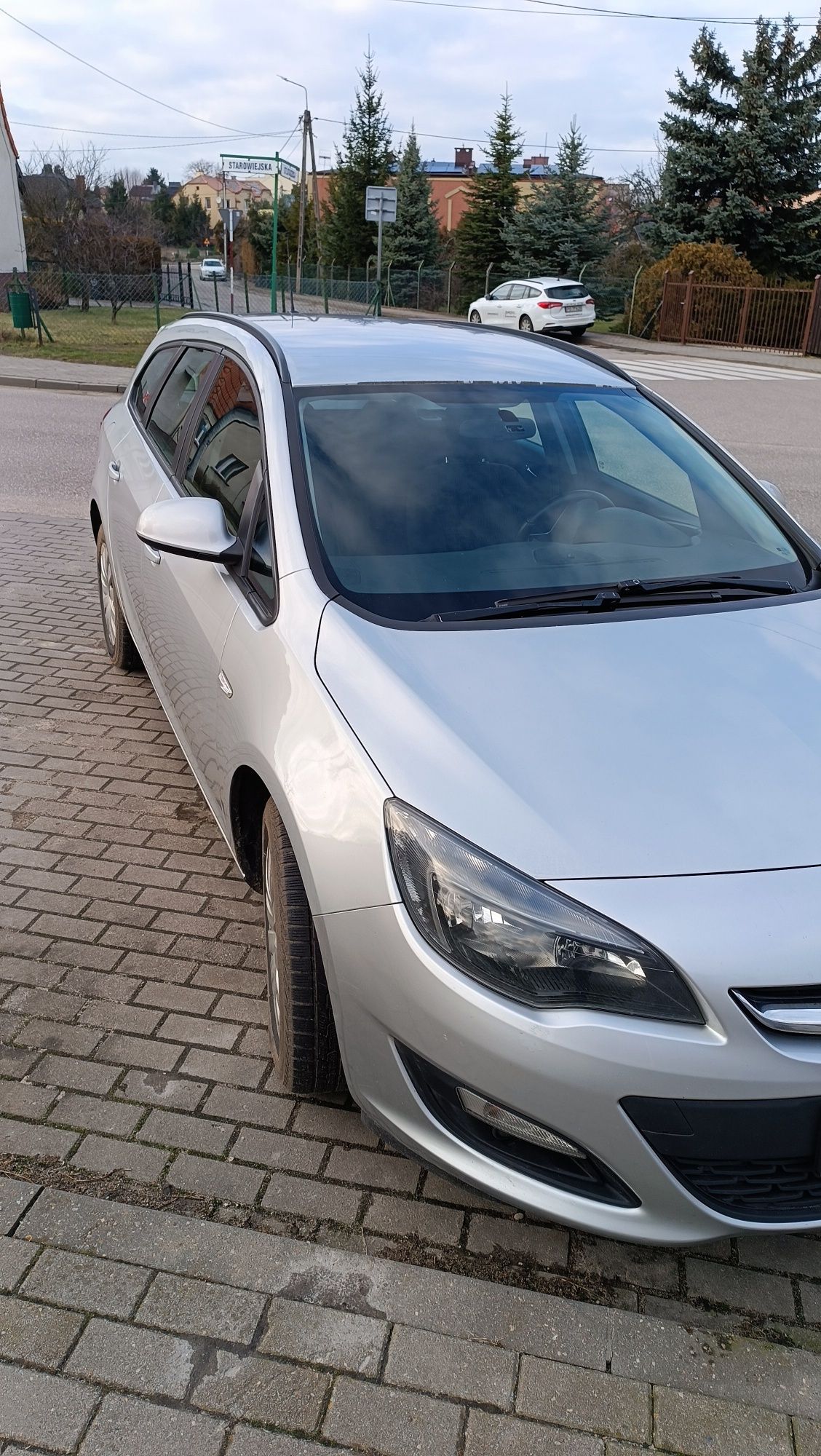 Opel Astra J 1.6 Sport Tourer 2015 uszkodzony silnik