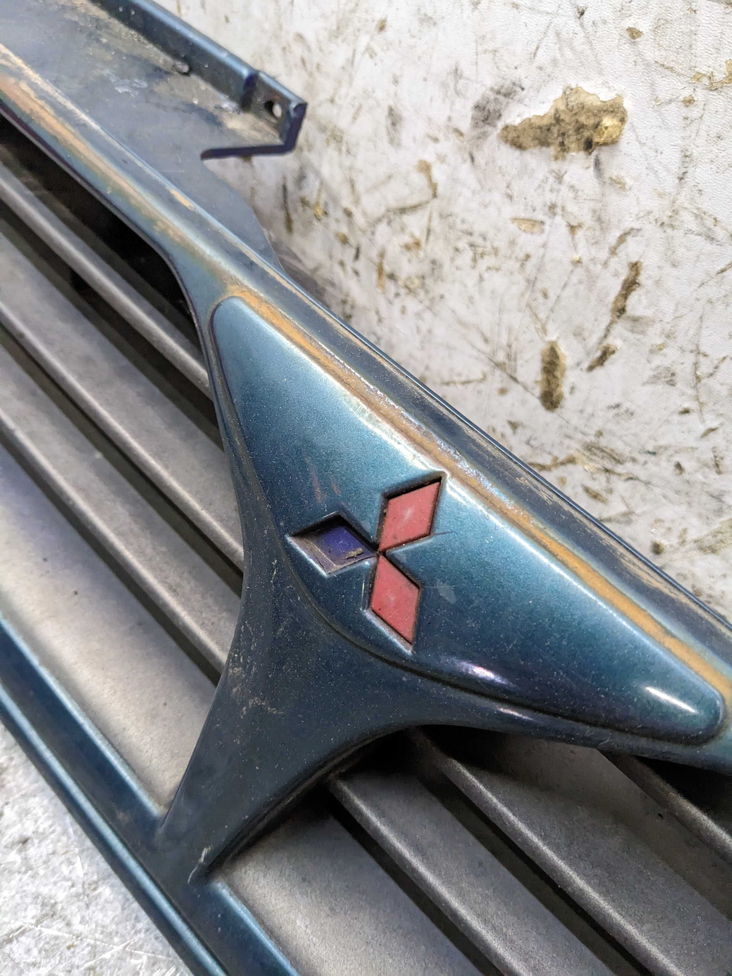 Mitsubishi Space Runner I Grill Atrapa Zderzaka